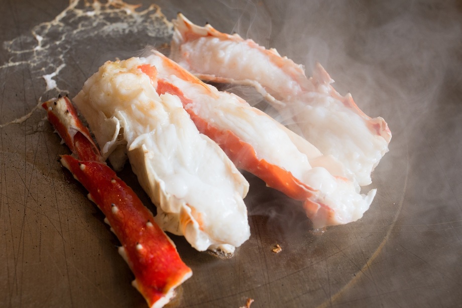 熟成国産牛 エイジングビーフ フィレステーキ たらば蟹の鉄板蒸し焼き 全7品コース 銀座和縁 ぎんざわえん のメニュー 鉄板焼き