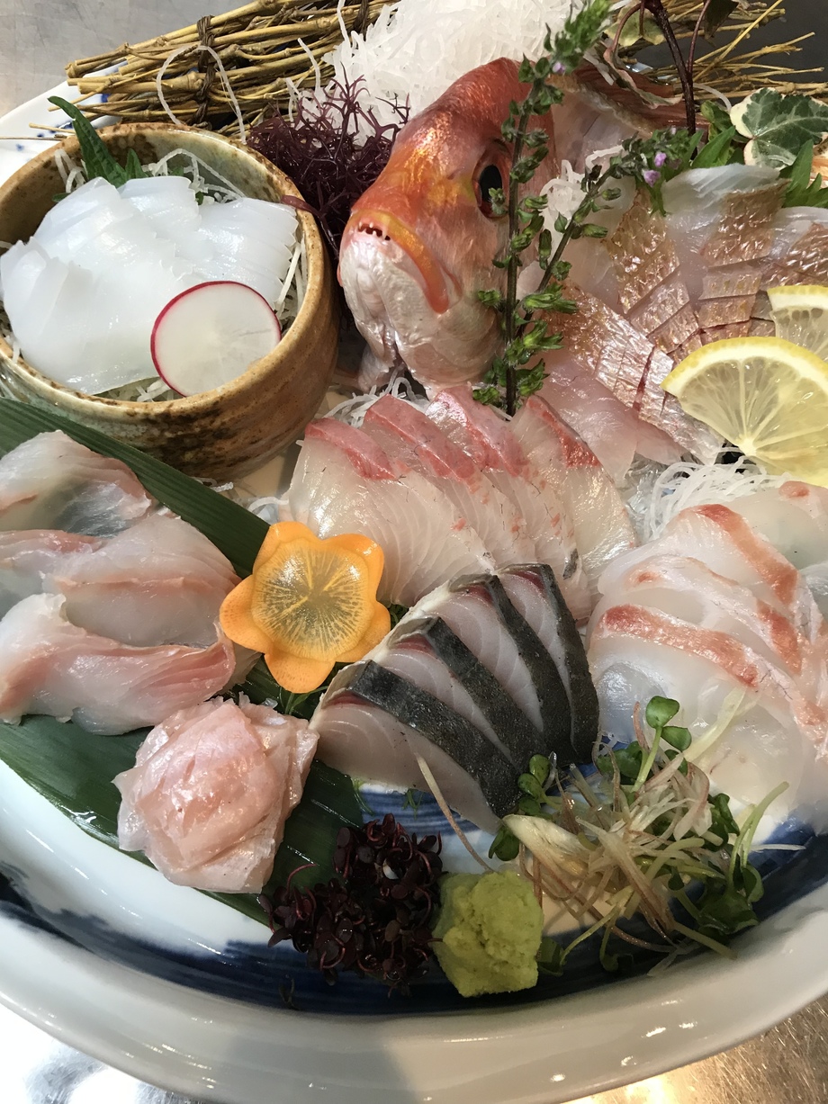 お刺身盛り合わせ 魚旬 浜松町店 ウオシュン ハママツチョウテン のメニュー 海鮮料理