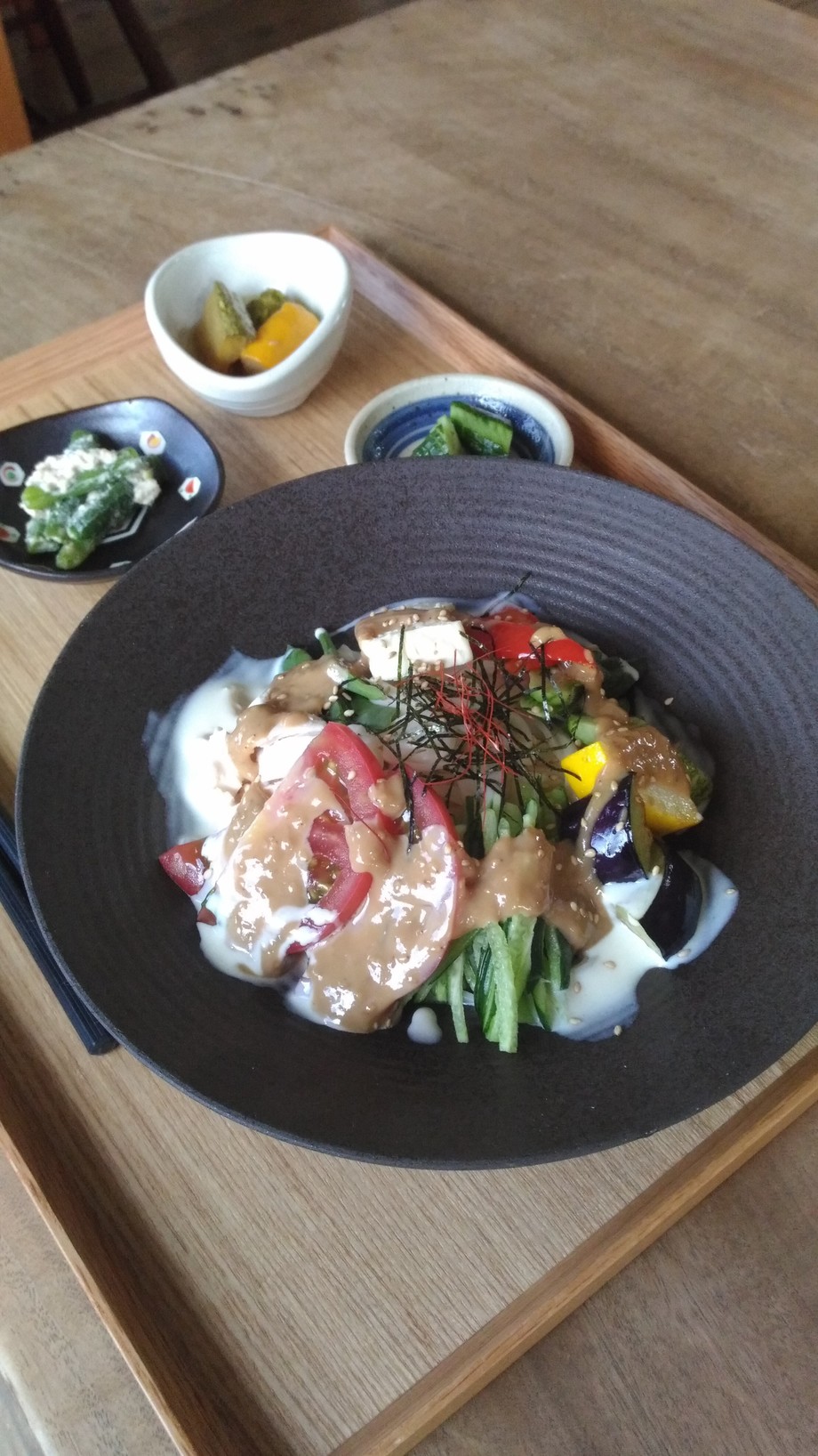 平日限定!夏野菜たっぷり 冷やしサラダうどん