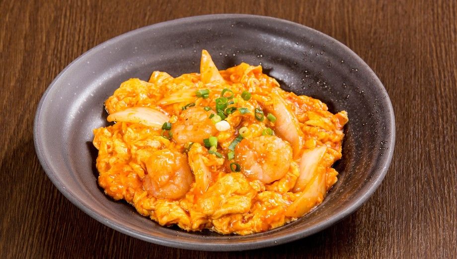 エビと玉子のチリソース炒め 麺飯店天地人 メンハンテンテンチジン のメニュー 中華料理