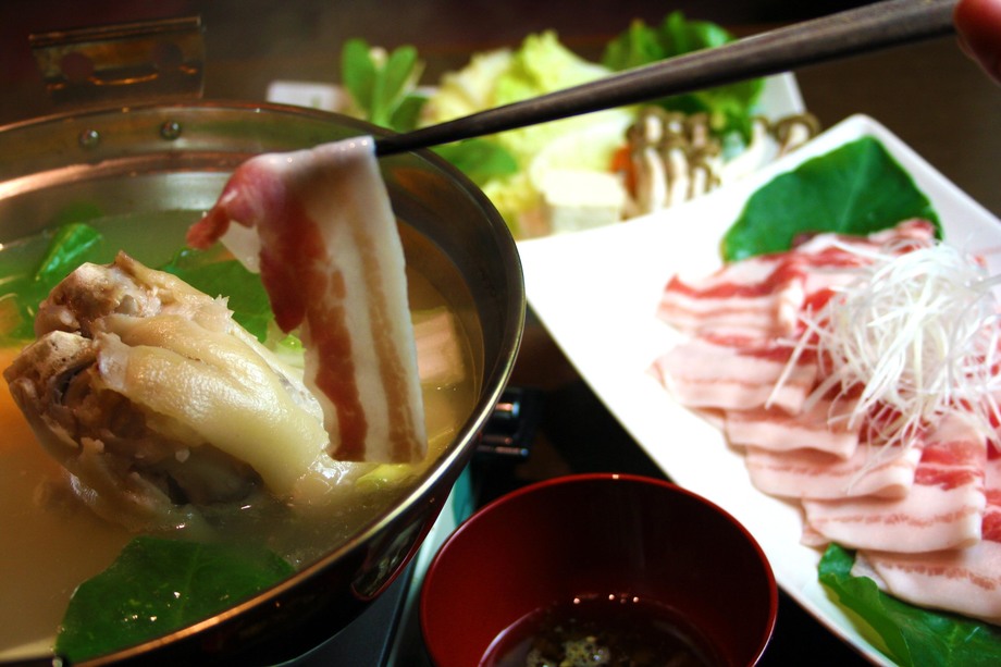 あぐー豚のテビチパイタンしゃぶしゃぶ鍋 沖縄料理と島豚アグー 草花木果 オキナワリョウリトシマブタアグーソウカボッカ のメニュー 沖縄料