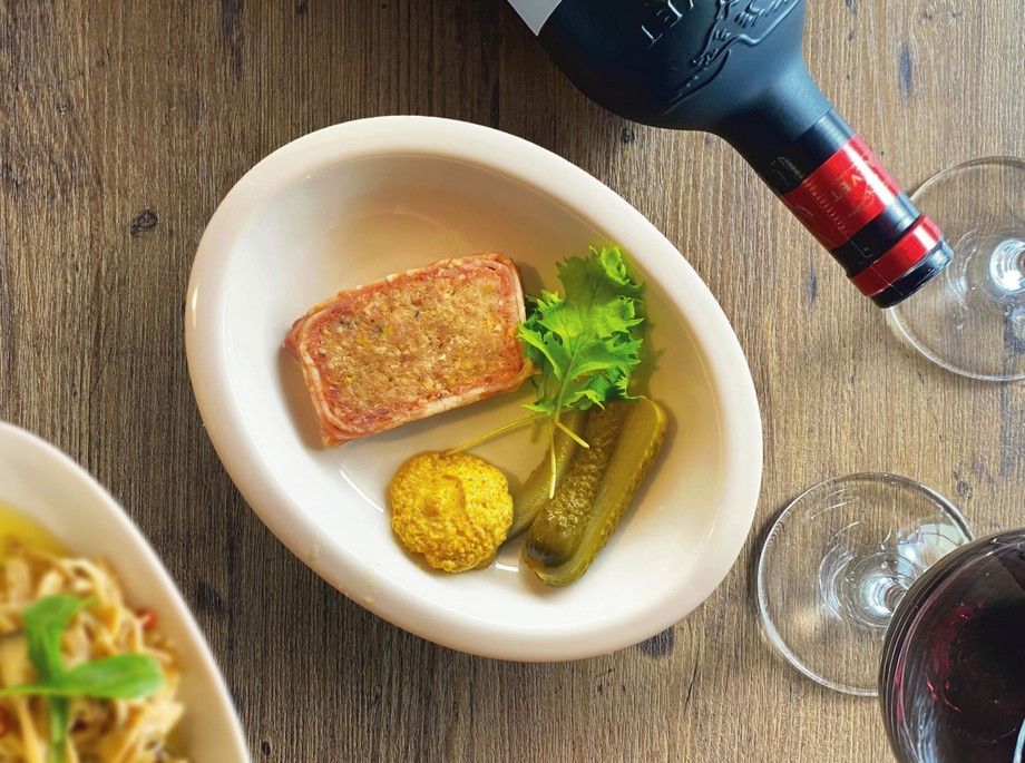 パテ ド カンパーニュ ガストロ バル 欧風居酒屋takumi のメニュー ダイニングバー