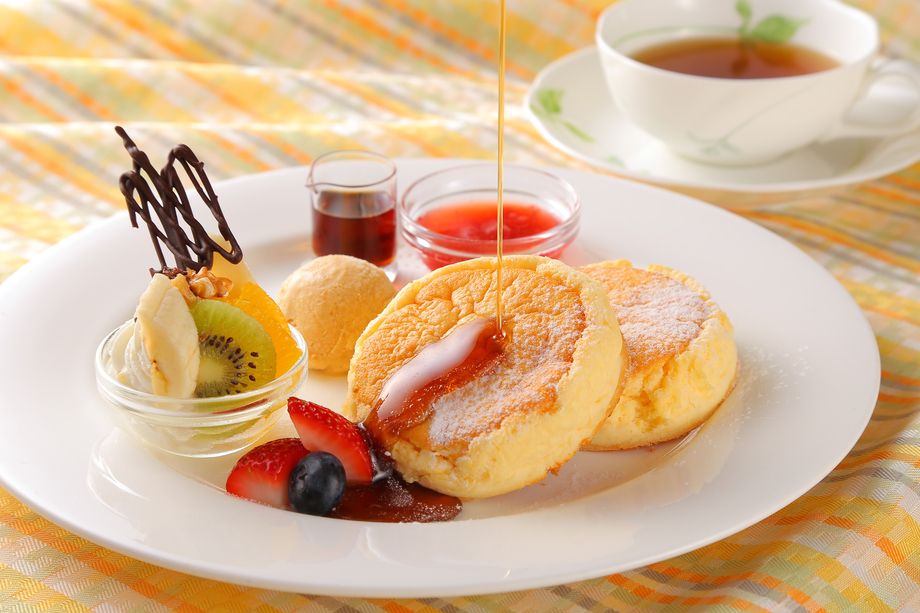 プレーンパンケーキ ドイツ風 ロビーラウンジ トロア フィーユ ロビーラウンジ トロアフィーユ のメニュー カフェ 喫茶