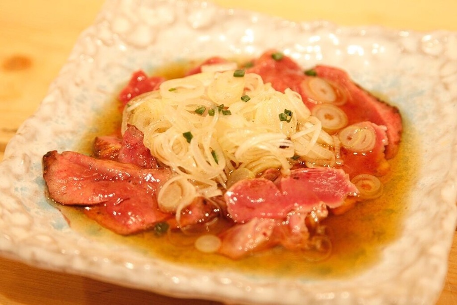 朝じめ鶏のレバテキ Toto Bar 新橋 トトバー シンバシ のメニュー オイスターバー