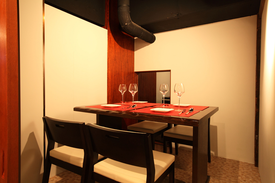 東京 完全個室 カップルシート 交際