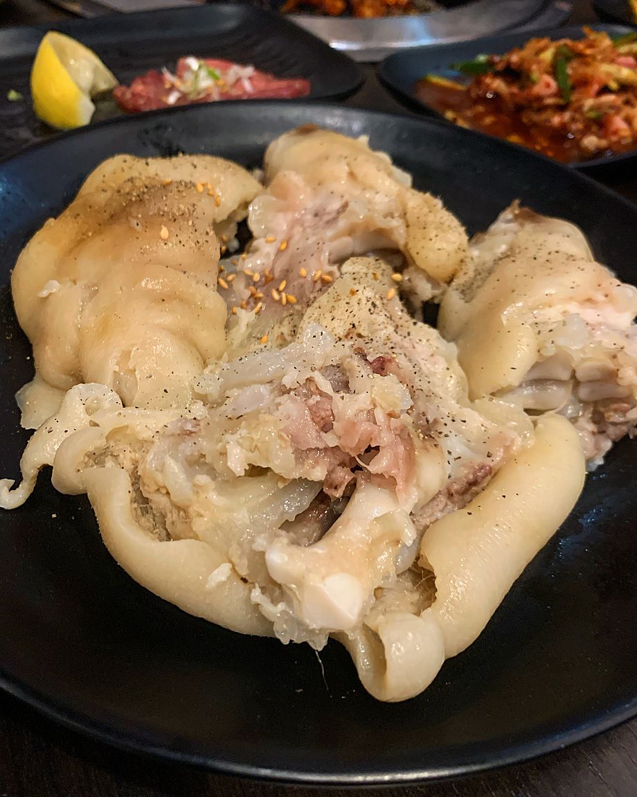 とらじ亭おじさんのオススメは焼肉屋なのに豚足です。|焼肉
