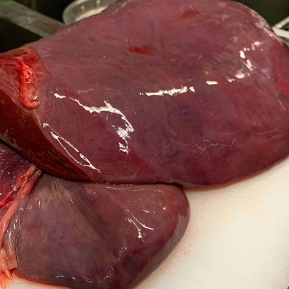 焼肉 ホルモン料理とらじ亭の牛レバー 焼肉 ホルモン料理とらじ亭日暮里店 タバコが吸える 居酒屋 昼飲み 酒飲み放題 焼肉ヤクザ