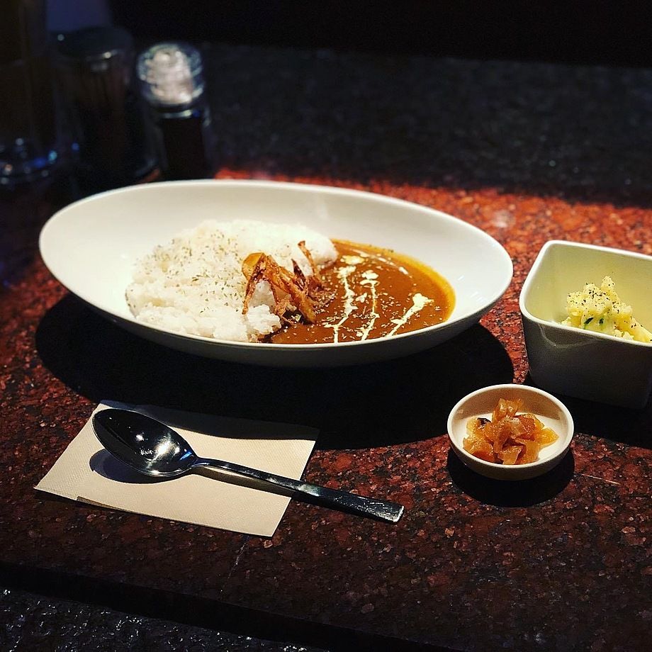 ランチやってます R35 Bar Hanare こんね 華れ