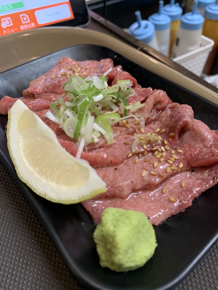連休最終日 やたら美味いと言われる牛タン食べてみませんか 焼肉 ホルモン料理とらじ亭上野御徒町本店 店内喫煙可 居酒屋 昼飲み 焼肉ヤクザ