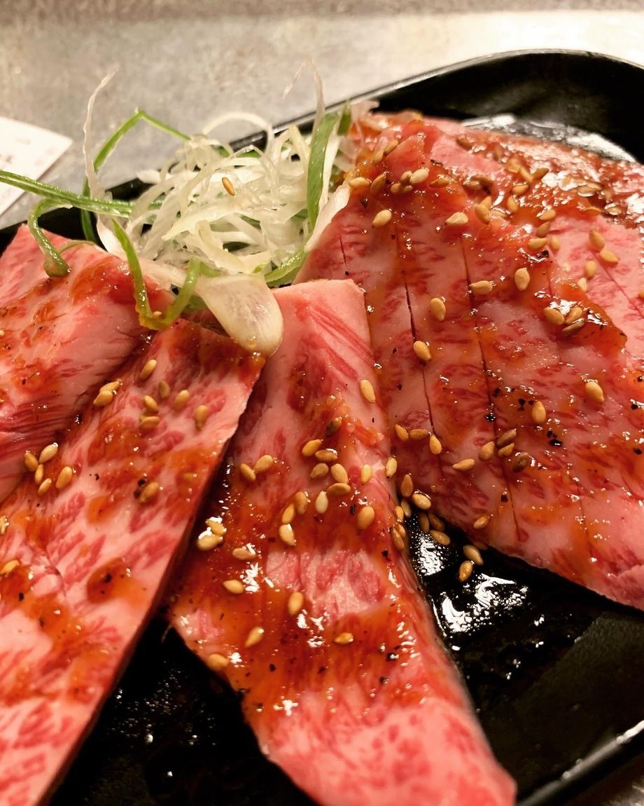 焼肉ヤクザの店で免疫アップ！｜焼肉・ホルモン料理とらじ亭日暮里店｜店内喫煙可能焼肉店・居酒屋・昼飲み・有名・忘年会