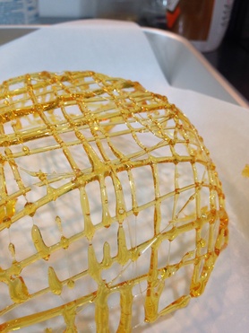 昨日ウェディングケーキのご注文を頂き作ったアメの籠でーす(^O^)