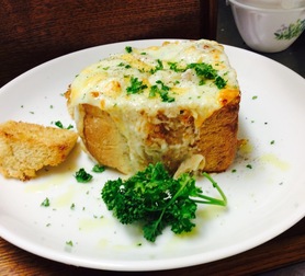 今週のEランチ〜パンケースグラタン