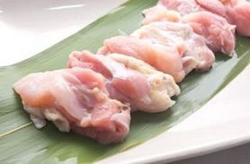 名物は名古屋コーチン。 愛知県「南部食鶏加工協同組合」より新鮮な名古屋コーチンを仕入れてます。 生産者の顔が見える確かな直送元です。