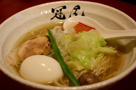 「鶏清湯らぁめん(800円)」味玉トッピング