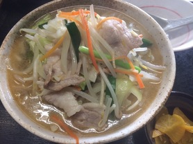 肉入り野菜ラーメン
