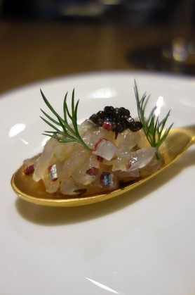 サヨリの昆布締め キャビア