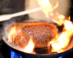 【妥協無しのお肉!!】旨み凝縮のローストビーフや低温調理でジューシーな仕上がりのローストポークなど♪