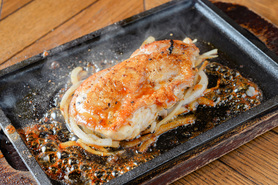 チキンステーキ【柔らかジューシーな鉄板メニュー】