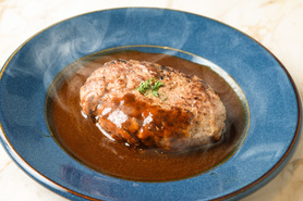 肉屋の本気のハンバーグ【毎日手ごね!肉汁たっぷり】