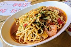 沖縄そばでパスタなど創作料理も人気の一つ