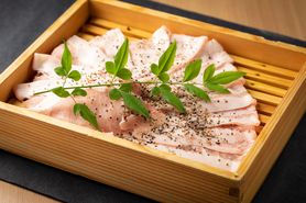 大人の隠れ家でヘルシーなオイルしゃぶしゃぶを。 料理人が手掛けた当店自慢の肴をご堪能ください