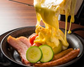 とろ~りラクレットチーズをお楽しみください