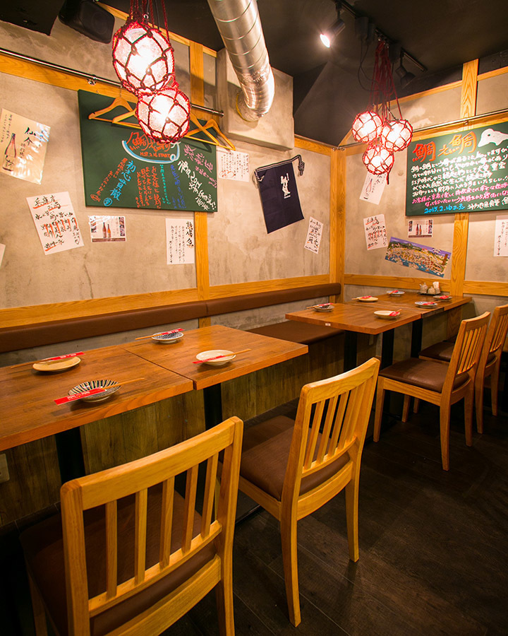 店内は 2月にオープンしたばかりですので 綺麗 お洒落に 神戸地魚食堂 鯛之鯛 こうべじさかなしょくどう たいのたい の写真 居酒屋