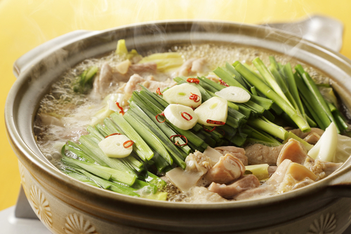 福岡 天神 たっぷりの野菜とプリプリのモツを本場の味で モツ鍋が食べられるお店5選 Favy ファビー
