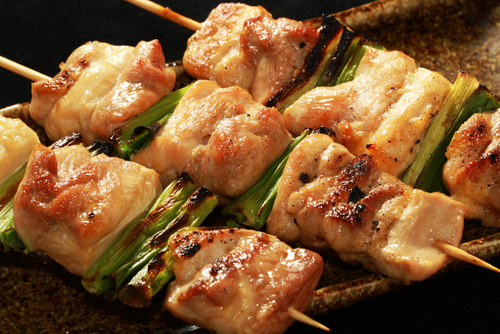 北海道 旭川 とりかわ もつ つくねも炭火焼き 香ばしさ抜群のジューシー焼き鳥屋5選 Favy ファビー