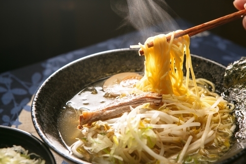 【神保町駅近】“呑める”ラーメン屋から二郎系、選べるつけ麺も!?注目のラーメン5店