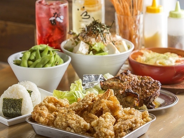 肉汁溢れる 骨付鳥 に金賞受賞の からあげ も 人気メニュー目白押しのコースで がブリチキン Favy ファビー