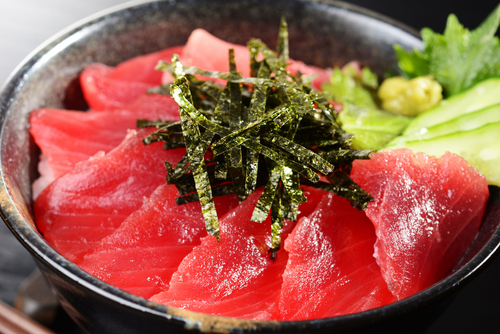 函館 絶対食べたい海鮮丼 マグロ うに 海老 活イカ 新鮮な海の幸たっぷり Favy ファビー