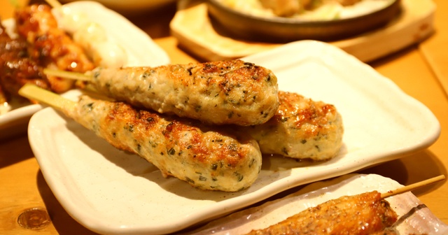 8 31 肉汁溢れる名物 塩つくね が99円に お得過ぎる てけてけ へ急げ Favy ファビー