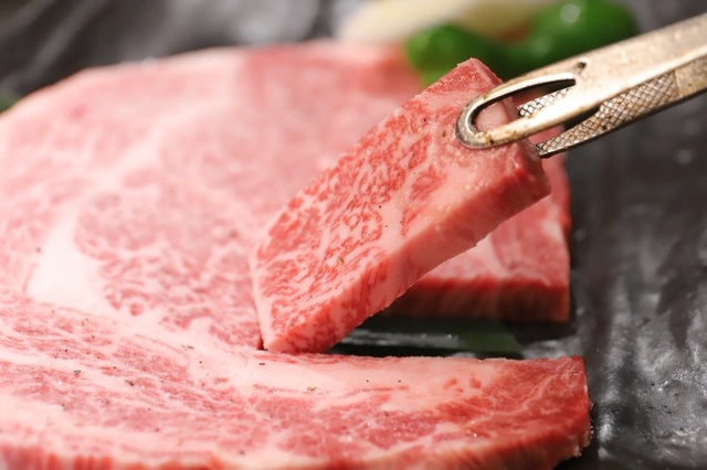浜松町 この値段でこんなにいいの サーロインに希少部位も付いた神コスパな焼肉コース うし雅 で Favy ファビー