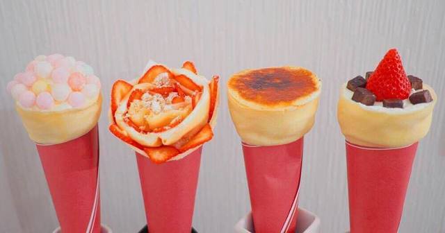 御茶ノ水 まるでお花 イチゴたっぷりのモチっとクレープが心を鷲掴み マテリアクレープ Favy ファビー