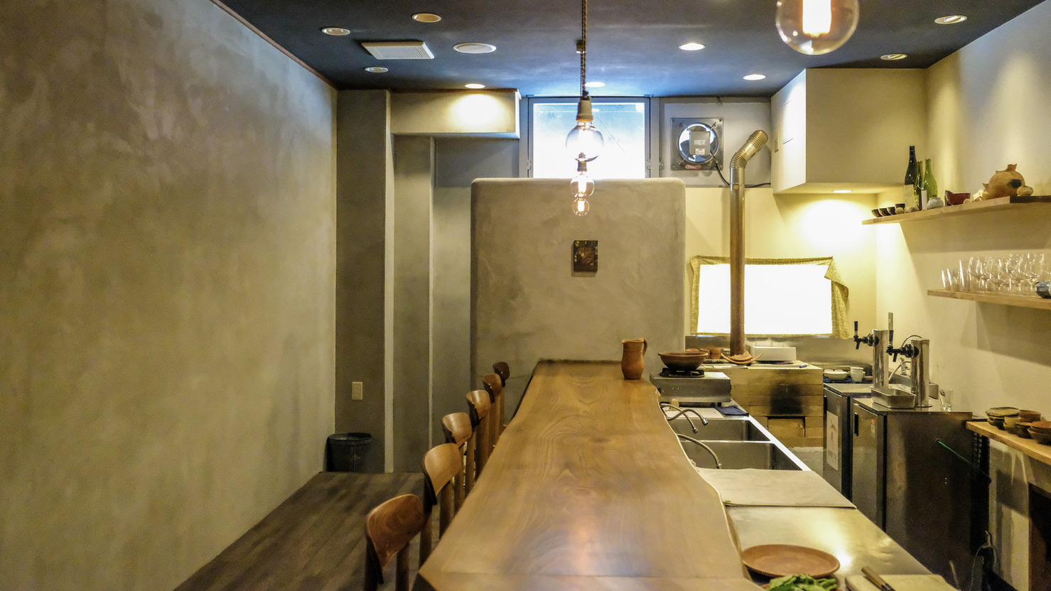 端正な空間でいただくこだわりの野菜料理と厳選日本酒に癒やされる 牛込神楽坂 さいめ Favy ファビー