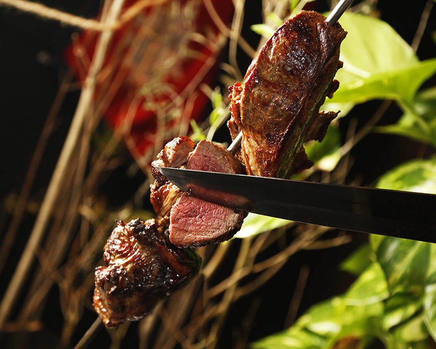 三軒茶屋 肉好き集合 シュラスコ食べ放題 3時間飲み放題で3 500円 ピッコベッロ Favy ファビー