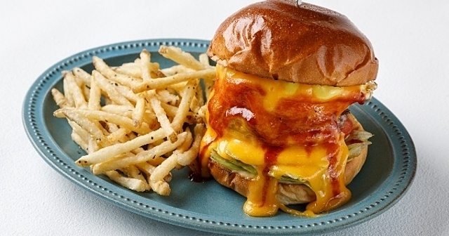 【1日限定5食】総重量2.5倍のキングバーガーが原宿の『FARMS』に新登場!完食を目指せ