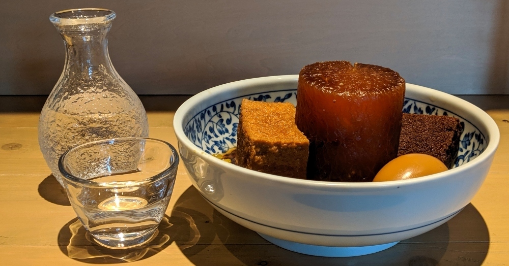 【武蔵小杉】高さ12cm！大根のおでんをアテに種類豊富な日本酒を楽しめる『アテニヨル』 favy[ファビー]