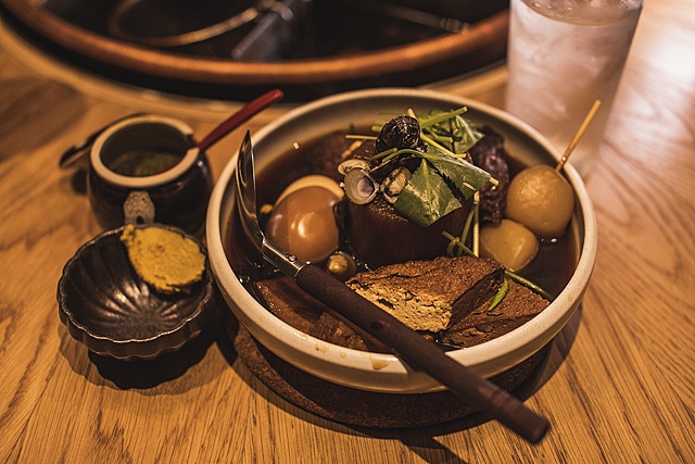 六本木交差点からすぐの路地裏に おでん屋 ずぶ六 がオープン Favy ファビー