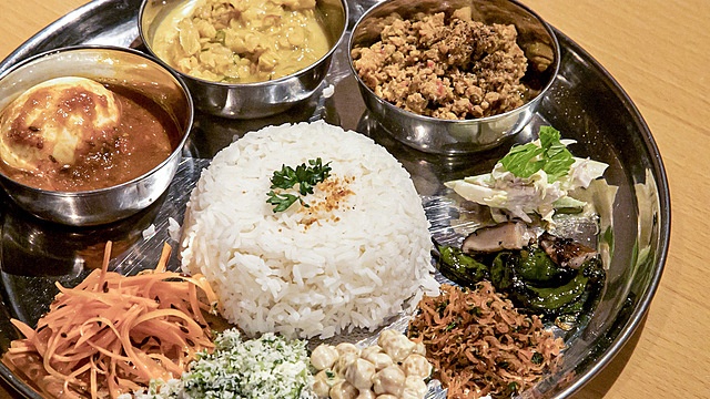 ソムリエも通うリーズナブルなワインバーなのに名物はカレー 心斎橋 ピノ ノワール Favy ファビー