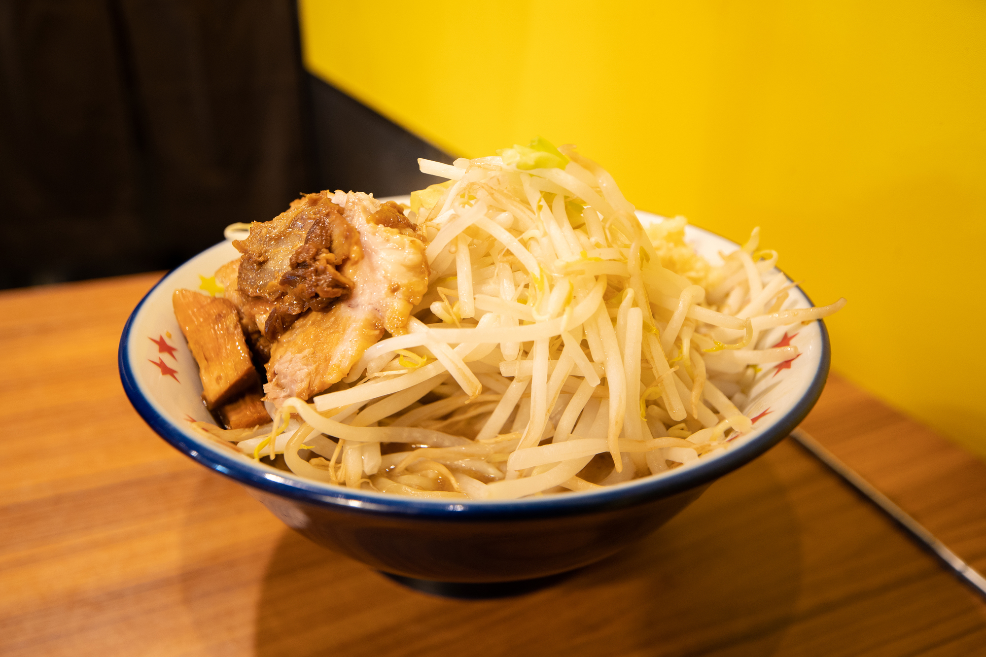 横須賀でオススメのラーメン6選 行列のできる二郎インスパイア系に名物カレーラーメンも Favy ファビー