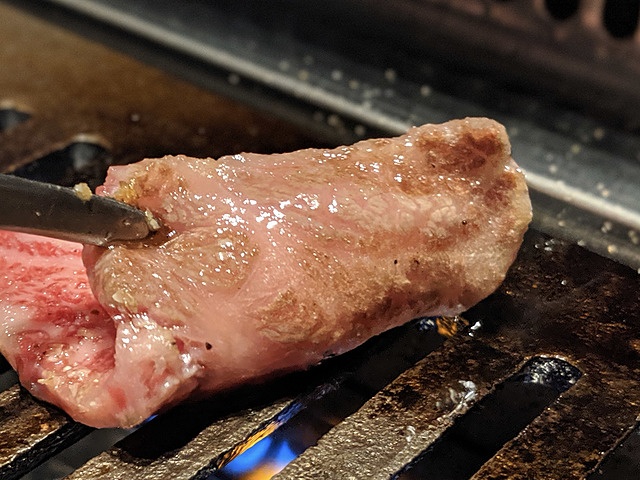 失敗しない!うまい「カルビ」の焼き方を焼肉の達人が直伝!(ガスロースター編)