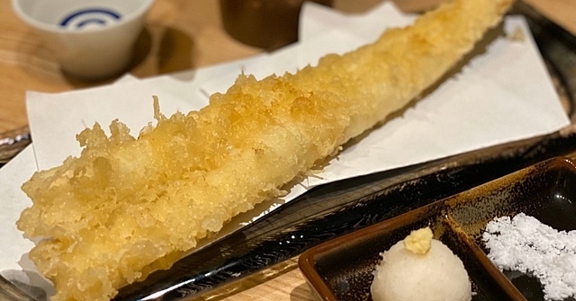 【中目黒】長さ20cm超!特大穴子天やうにを使った豪華な天ぷらを『サカツヤ』で
