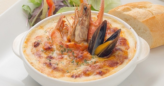 【御徒町】グラタン対決の1位を予想!老舗洋食店『銀サロン』の商品券が当たるイベントを開催