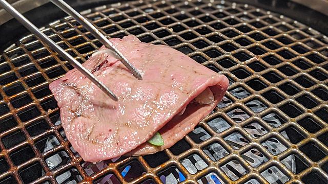焼肉の達人流!新宿『X牛』のプレミアム焼肉食べ放題の楽しみ方!