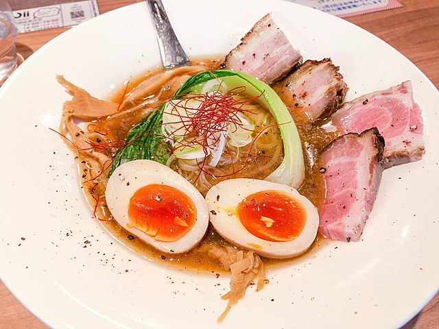 高級魚のどぐろと鯛を使用!大塚『Nii』の贅沢すぎる鮮魚系ラーメンにブームの予感