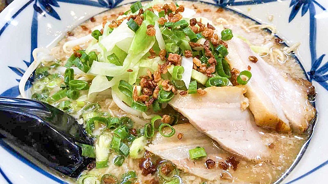 豚骨なのにあっさり味で再注目の鹿児島ラーメン、都内で食べるならやっぱり『ザボン』