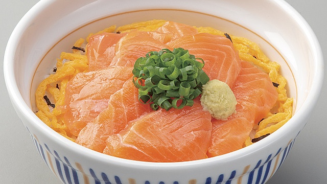 【期間限定】『なか卯』からお手頃価格で海鮮丼を楽しめる「サーモン丼」新登場!