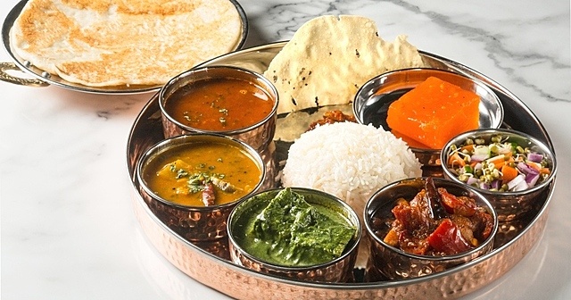 【神保町】本店はビブグルマン選出!インド料理専門店のカレーを『バンゲラズ キッチン』で